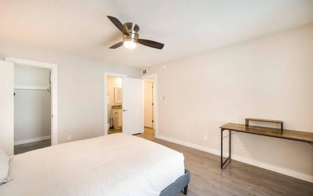 Stylish 1BR Near UT Mueller Evonify