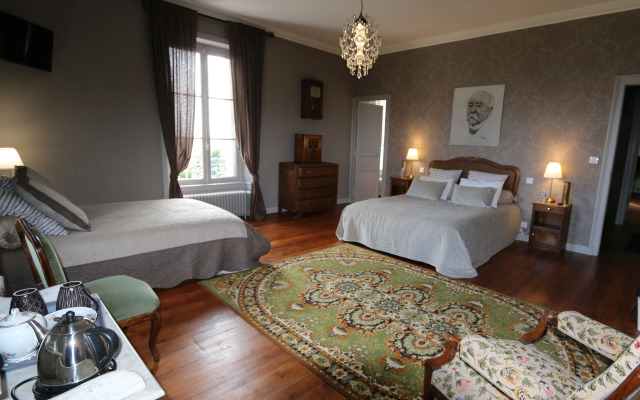 Le Petit Chateau Des Cedres