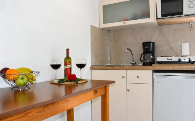 Litinas Apartments