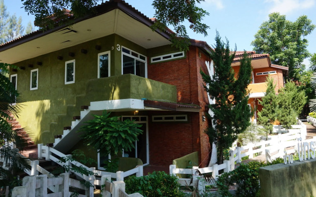 Nakhaburi Hotel & Resort