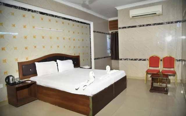 MM Residency Mugappair