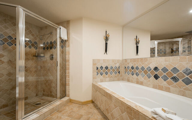 The Caledonian by All Seasons Resort Lodging