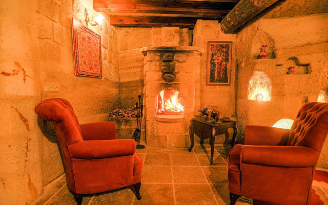 Sinasos Palace Cave Hotel