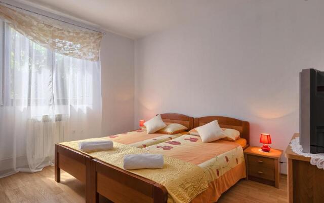 Apartman D&D, Dvorine 63