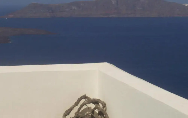 Santoriviera House