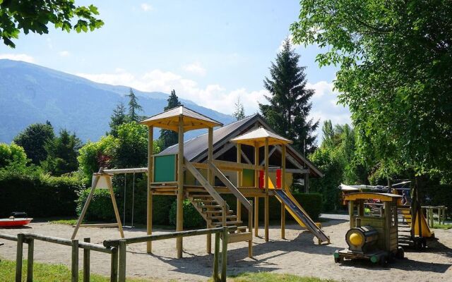 Camping le Chateau de Rochetaillée