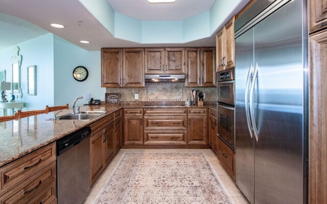 Crb1113 3 Bedroom Condo