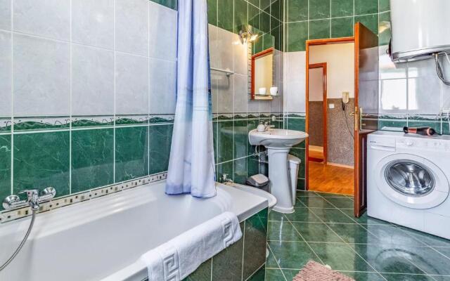 All Seasons Apartment