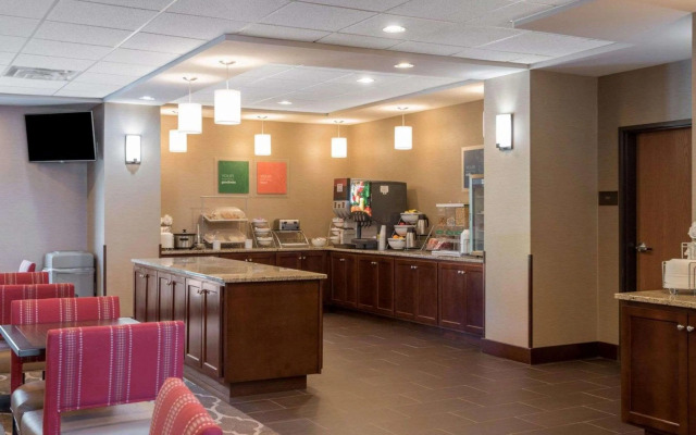 Comfort Suites Bridgeport - Clarksburg