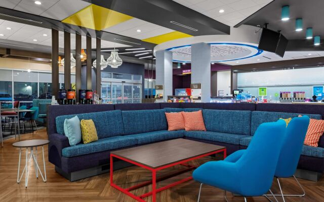 Tru by Hilton Cypress Houston