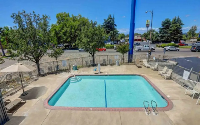 Motel 6 Red Bluff, CA