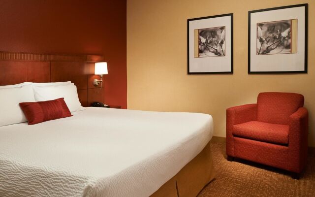 Courtyard by Marriott Indianapolis Castleton