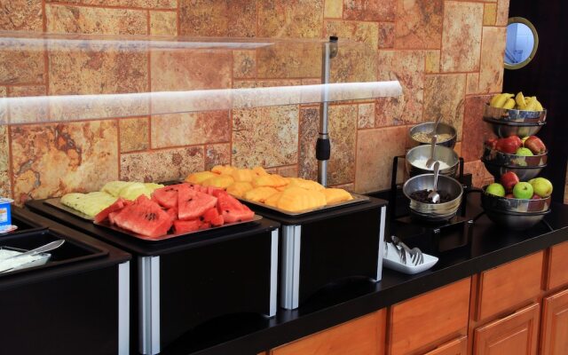 Holiday Inn Express Paraiso Dos Bocas, an IHG Hotel