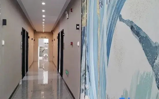 Mengzi Luxiang Hotel