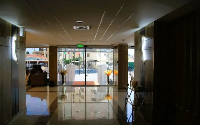 Plaza Athenee Hotel Kuwait