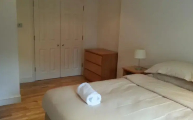 Earls Court Apartment