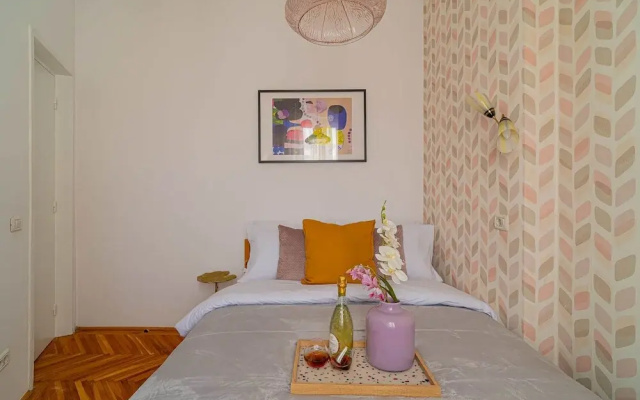 Spacious 3BR Atrium Penthouse Balcony Cismigiu