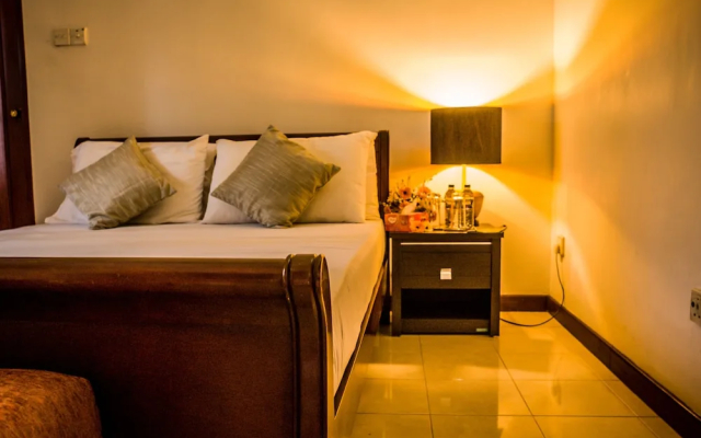 Negombo Blue Villa Hotel