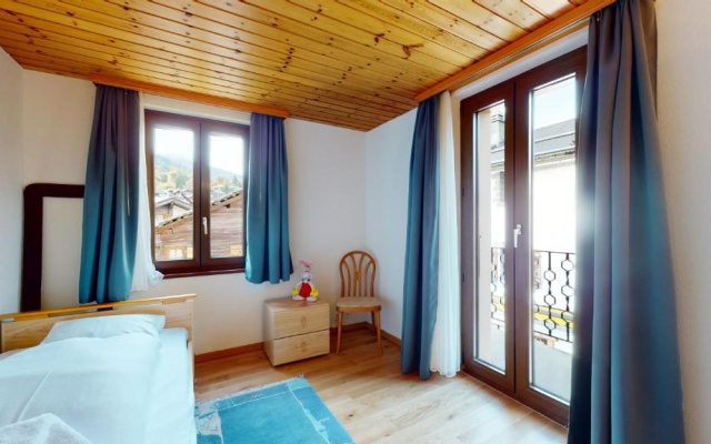 Superb family apartment in centre of the village of Vercorin – Guest Rooms – Chalais