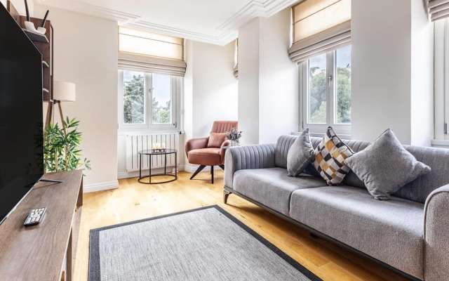 Sleek Flat 6 min to Istiklal Ave in Beyoglu