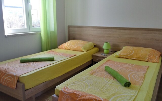 Lovely one Bedroom Apartment Mary in the Center