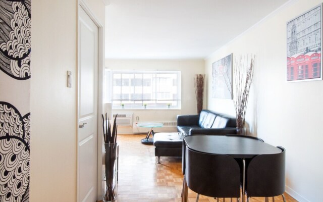 Comfortable Downtown Studio Apartment by Namastay