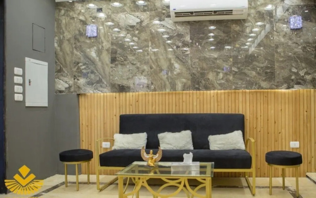 Cleopatra Pyramids View Inn