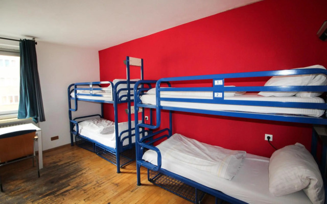 The 4 You Hostel & Hotel