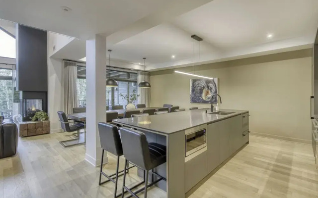 201 Verbier Building 7