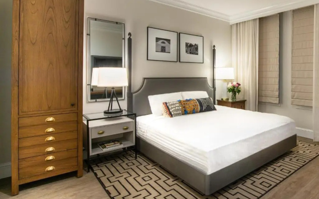Hotel E