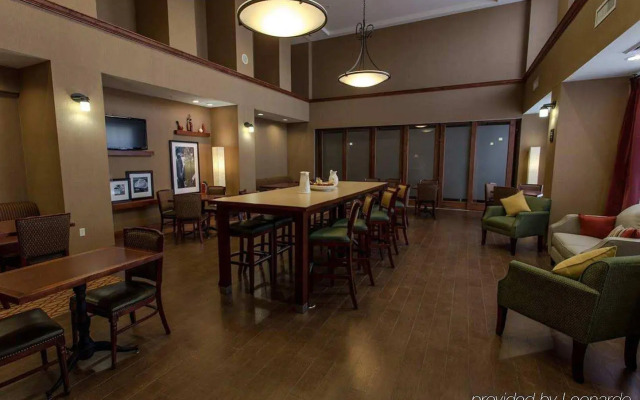 Hampton Inn & Suites Phoenix-Surprise