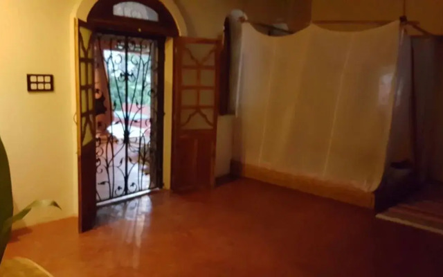 Chikoo House