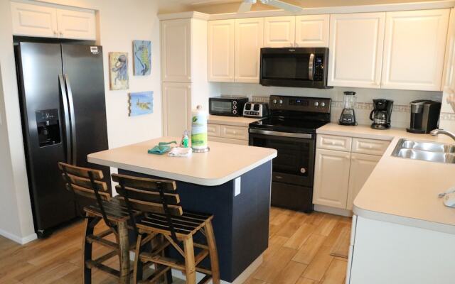 Jamaica Royale - 302 - 2 Br Condo