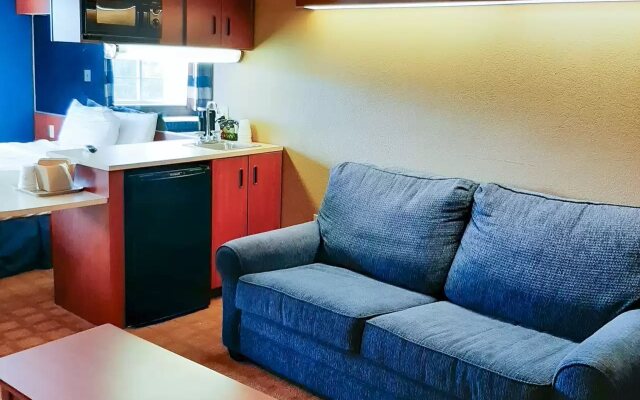 Russell Inn & Suites