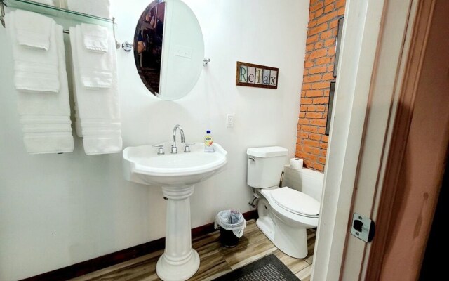 Hosteeva French Quarter Historic Condos