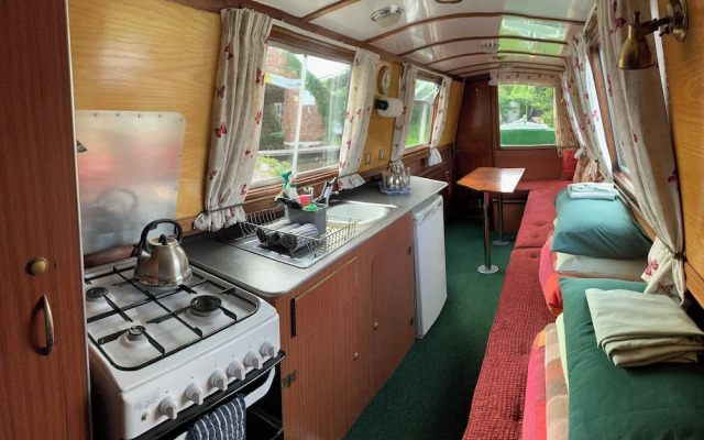 Canal Cove Retreat in Stone