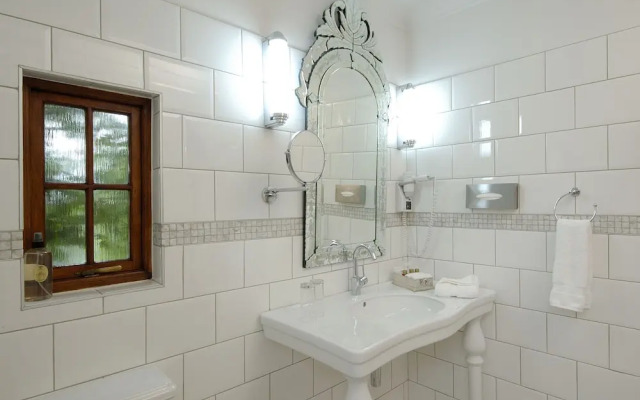 Heinitzburg Boutique Hotel