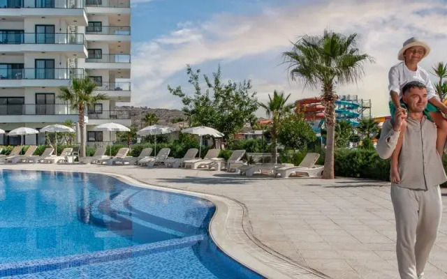 Caesar Blue Seaside Luxury Apartments