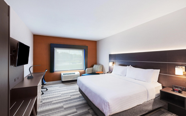 Holiday Inn Express & Suites Coffeyville by IHG