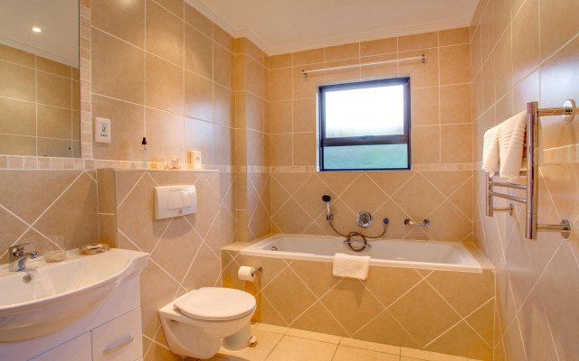 Limoni Luxury Suites