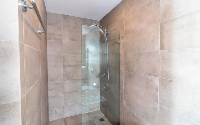 Modern 2BR Apartment - Paseo del Mar