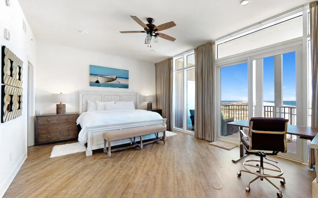 Vista Del Mar 305