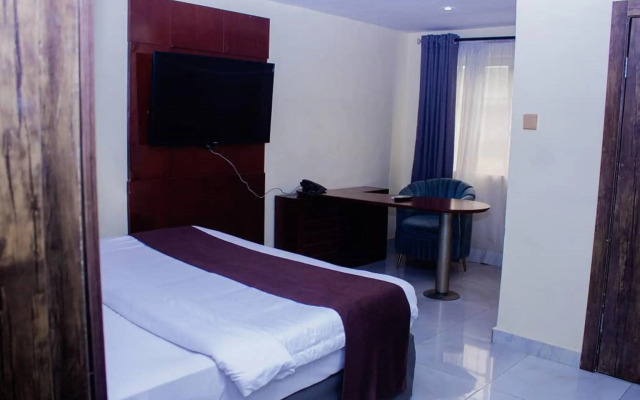 Valley Front Plus Hotel