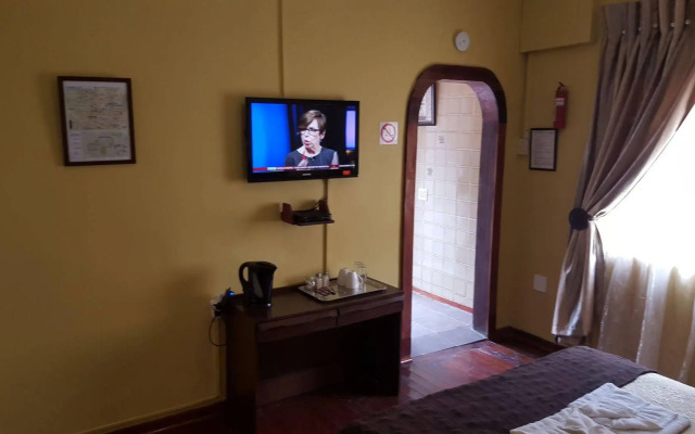 Suburbian Lodge