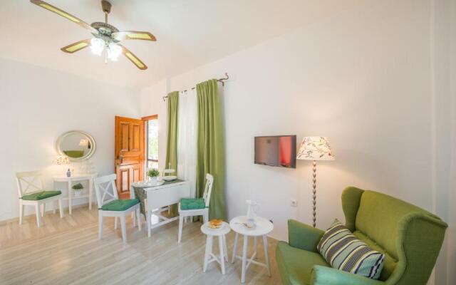 Kariá Holiday Home
