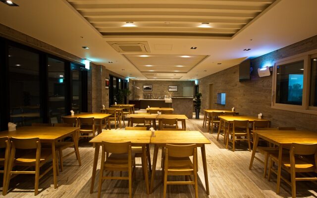 Suave Hotel