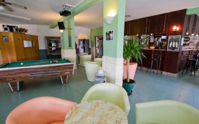 Le California Motel