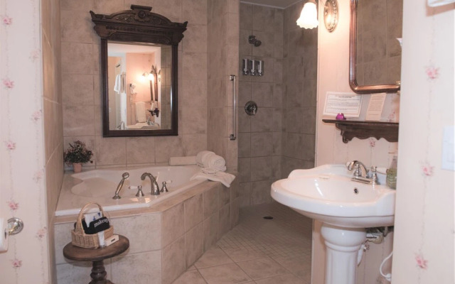 The Speckled Hen Inn B&B