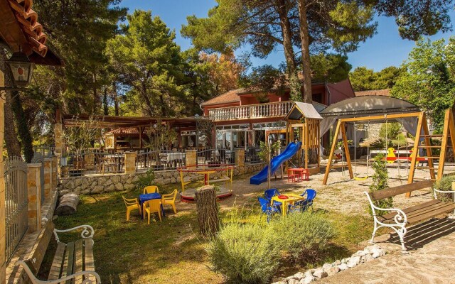 Tidy Apartment with Ac, Just 12 Km. From Sibenik