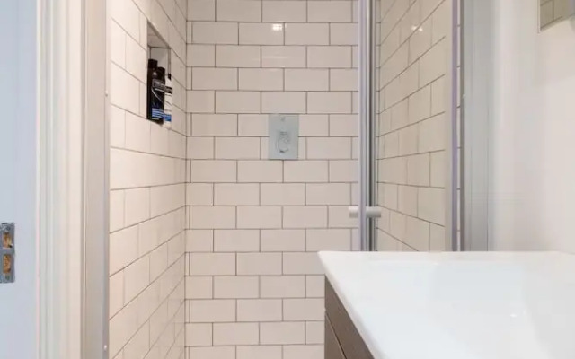 Host Stay St James Studio